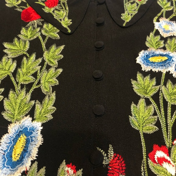 Embroided TopShop dress with a fifties vibe. - Picture 3 of 6